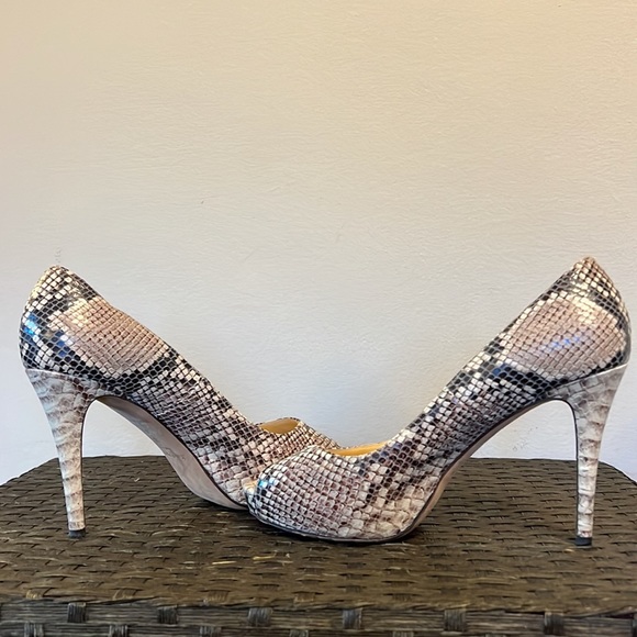 Kate Spade snakeskin womens size 91/2 peep toe heel. Great condition. - Picture 5 of 6